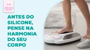 Qual é o peso ideal para colocar silicone? Imagem mostrando uma pessoa subindo em uma balança
